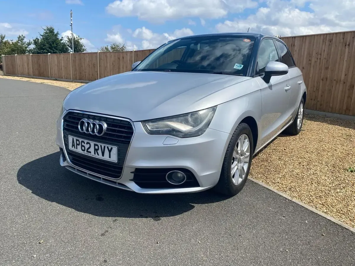 Used Audi A1 Sportback Sport 122 HP (89 kW) 2012 Silver Hatchback