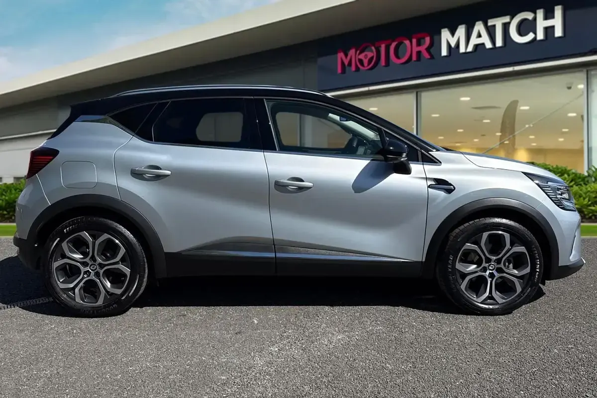 Begagnad Renault Captur Techno 2023 Grå SUV