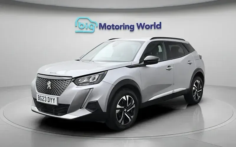 Used Peugeot 2008 Allure+ 131 HP (96 kW) 2023 Grey SUV