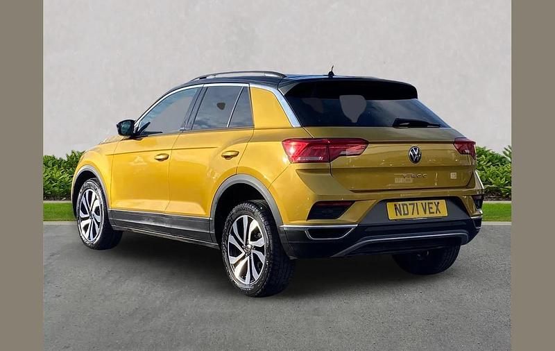 Used VW T-Roc Active 150 HP (110 kW) 2021 Yellow SUV