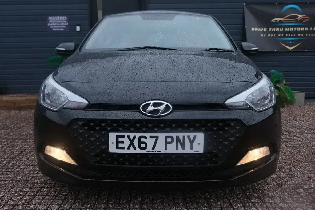 Używany Hyundai i20 84 KM (61 kW) 2017 Czarny Hatchback