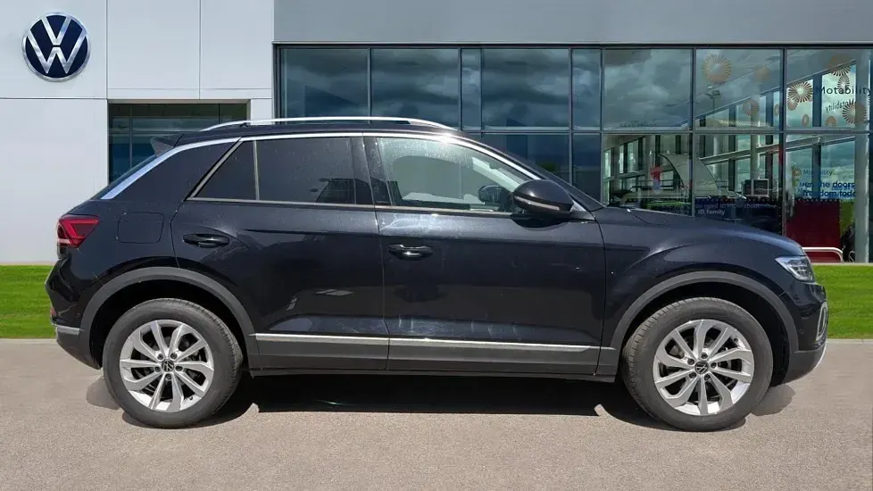 Used VW T-Roc Style 150 HP (110 kW) 2025 Black SUV