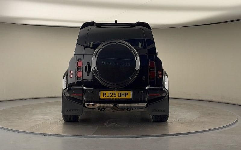 Used Land Rover Defender HSE Dynamic 350 HP (257 kW) 2024 Santorini black SUV