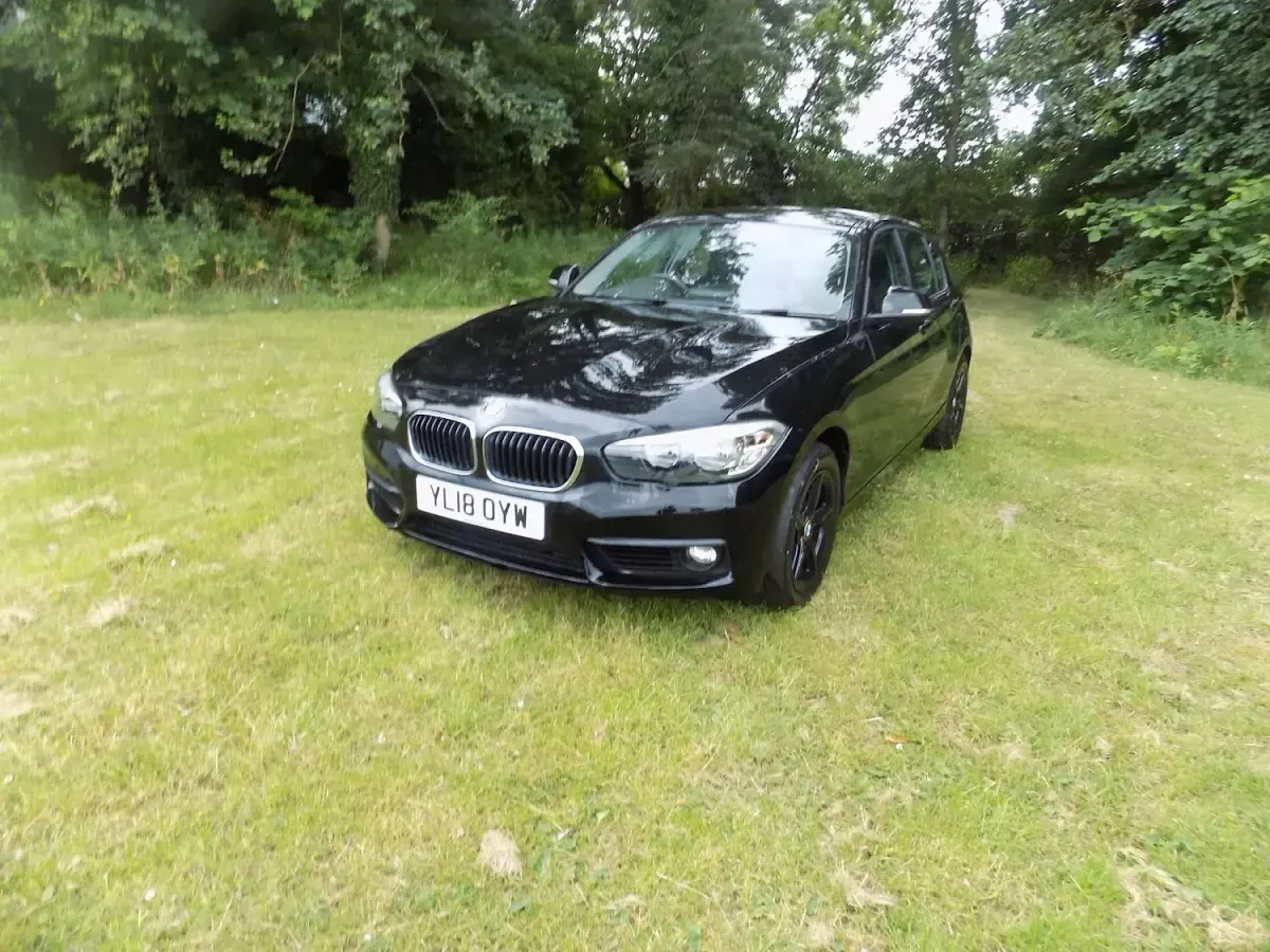 Used BMW 118 Comfort Edition 2018 Black Hatchback