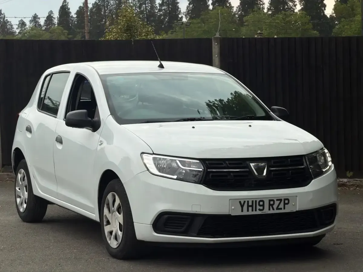 Begagnad Dacia Sandero Essentiel 2019 Vit Halvkombi