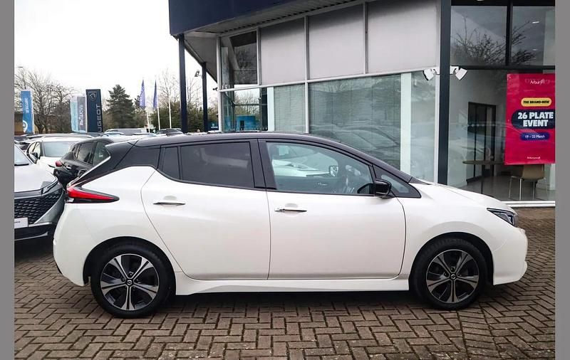 Used Nissan Leaf Tekna 160 kW (218 HP) 2021 White Hatchback