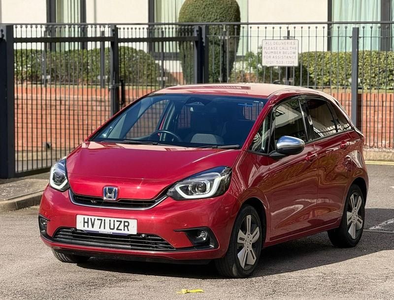 Second-hand Honda Jazz Hybrid 109 CP (80 kW) 2022 Roșu Hatchback