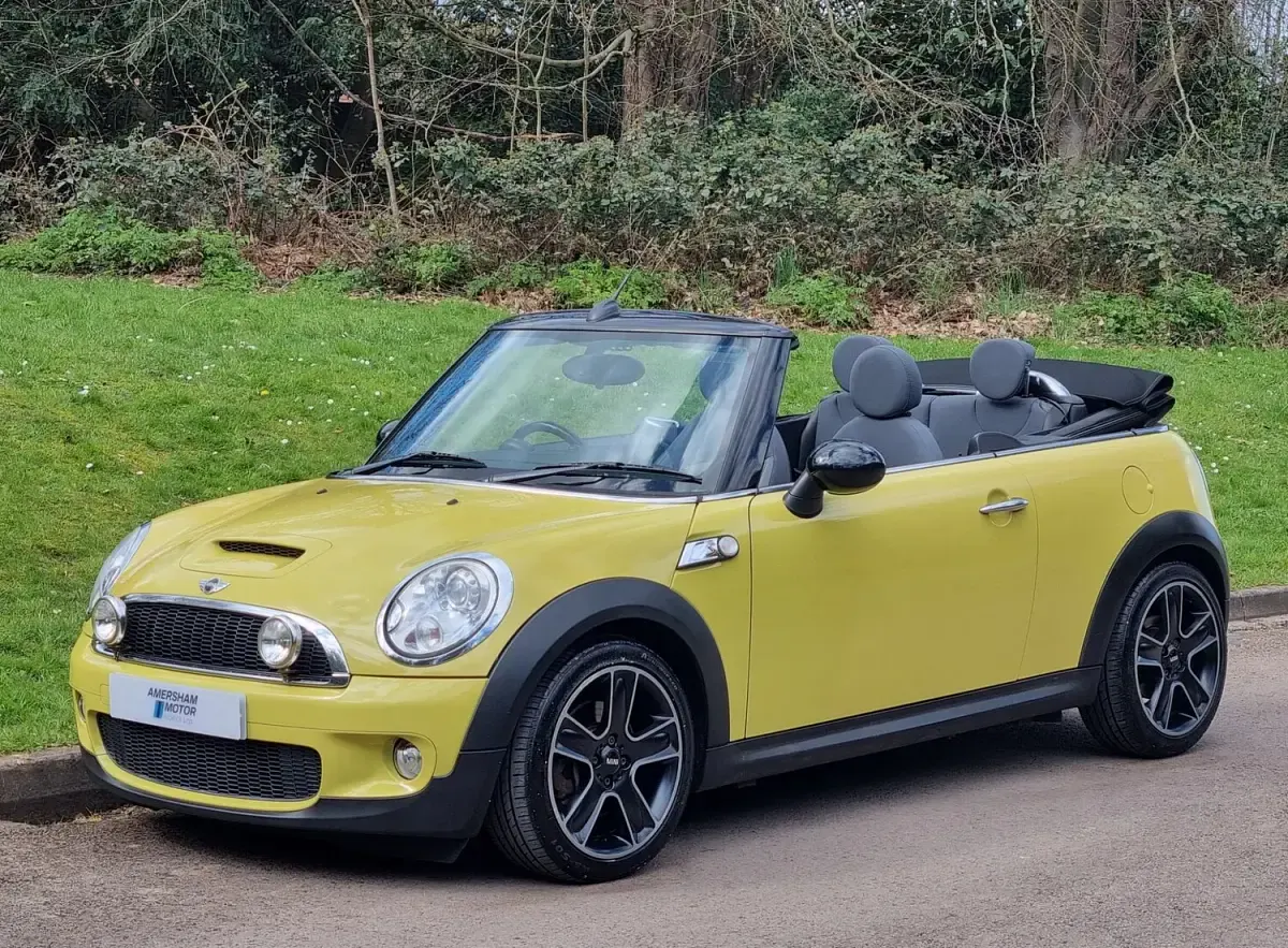 Used Mini Cooper S Cabriolet 174 HP (127 kW) 2009 Yellow Cabriolet