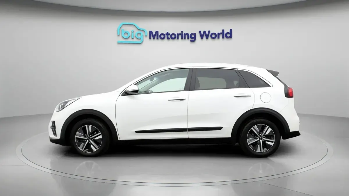 Used Kia Niro 139 HP (102 kW) 2021 White SUV