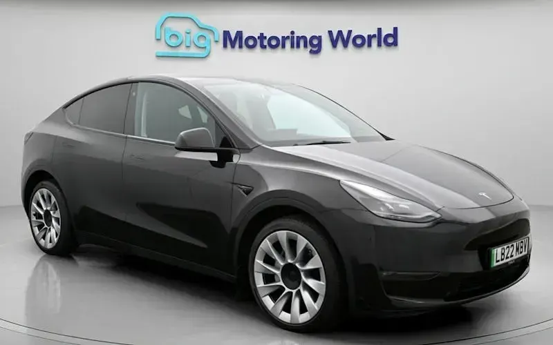 Used Tesla Model Y Long Range AWD 286 kW (389 HP) 2025 SUV