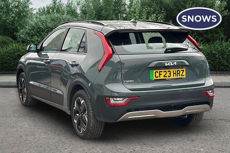 Used Kia e-Niro 150 kW (204 HP) 2023 Green SUV