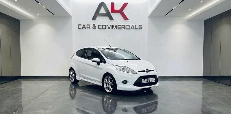 Used Ford Fiesta Zetec 118 HP (86 kW) 2009 White Hatchback