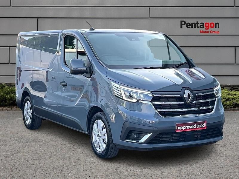 Highland grey New 2024 Renault Trafic Van | £22,990 - Image 1/3