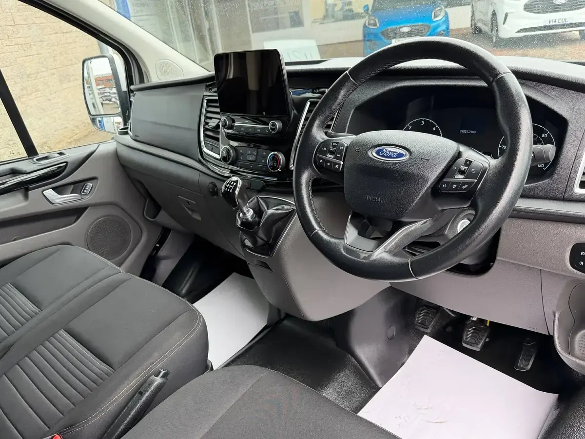 Used Ford Transit Custom Limited 130 HP (95 kW) 2022 Silver Van