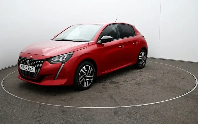 Second-hand Peugeot 208 Allure+ 102 CP (75 kW) 2023 Roșu Hatchback