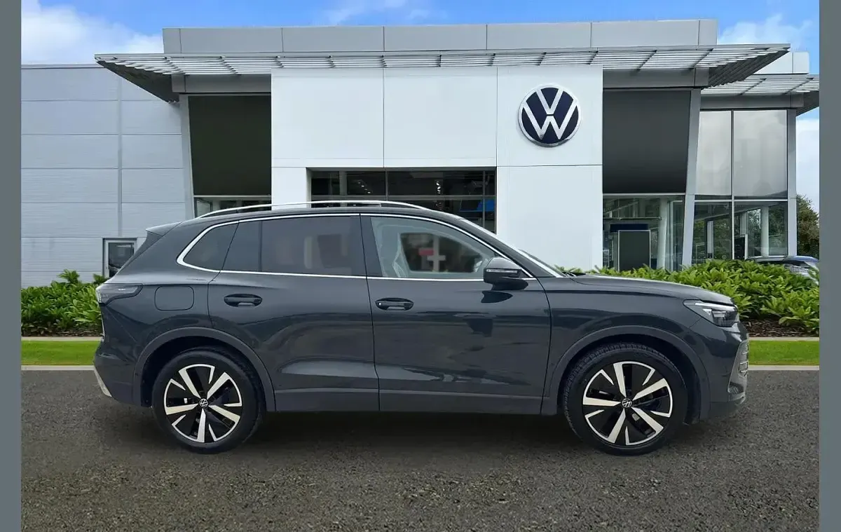 Used VW Tiguan Elegance 147 HP (108 kW) 2025 Grey SUV