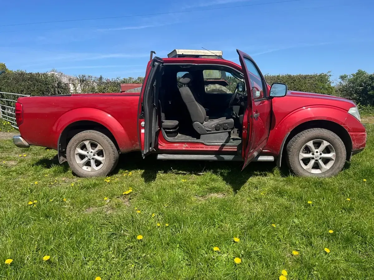 Used Nissan Navara 2008 Red Pickup