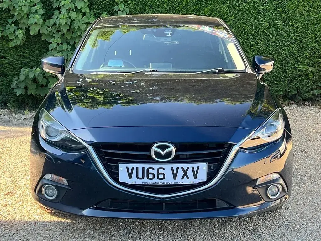 Used Mazda 3 Inclusive 105 HP (77 kW) 2016 Blue Hatchback