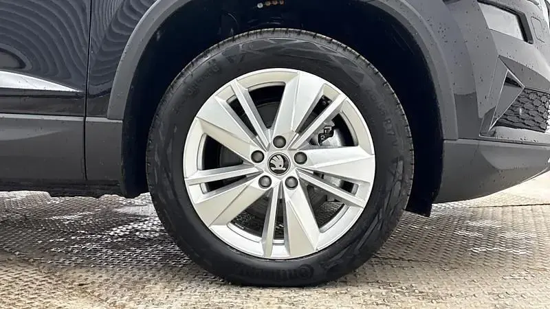 Neu Skoda Karoq SE 150 PS (110 kW) 2025 Schwarz SUV