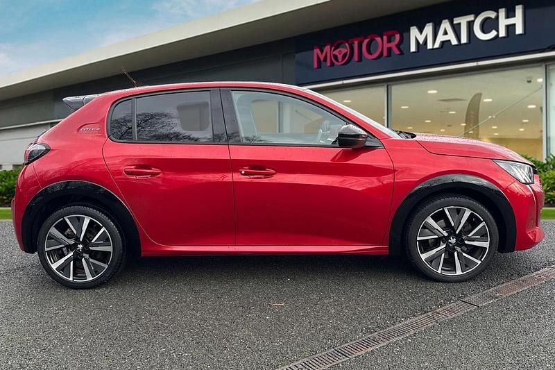 Used Peugeot 208 GT-line 2020 Red Hatchback
