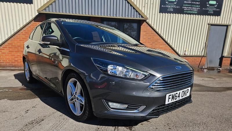 Used Ford Focus Titanium 125 HP (91 kW) 2015 Grey Hatchback