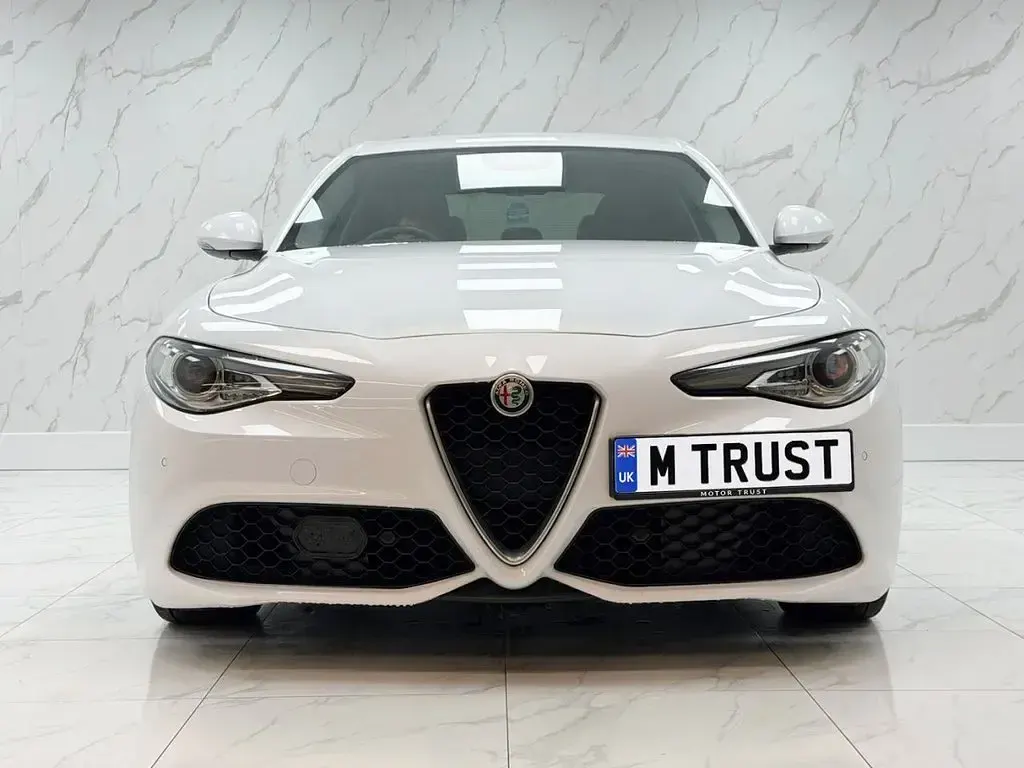 Used Alfa Romeo Giulia Saloon Veloce 280 HP (205 kW) 2019 White Sedan