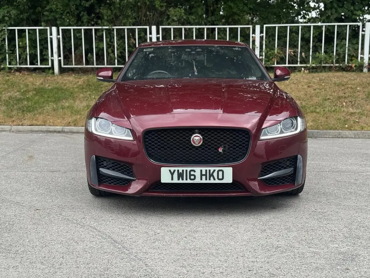 Used Jaguar XF R-Sport 180 HP (132 kW) 2016 Red Sedan