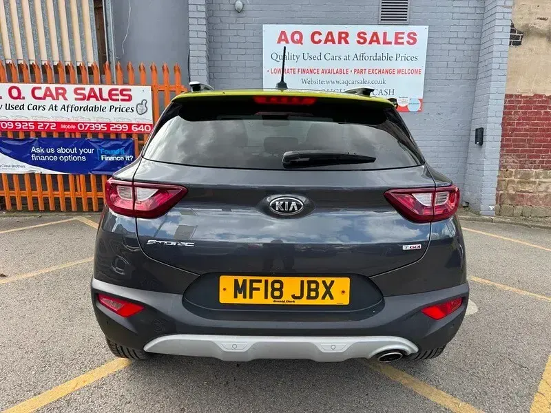 Usado Kia Stonic First Edition 118 CV (86 kW) 2018 Gris SUV
