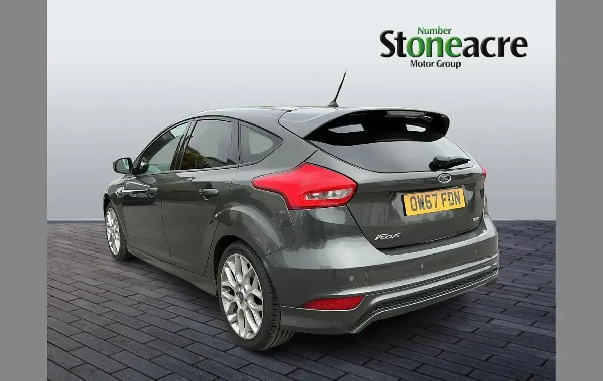 Used Ford Focus ST-Line 138 HP (101 kW) 2018 Grey Hatchback