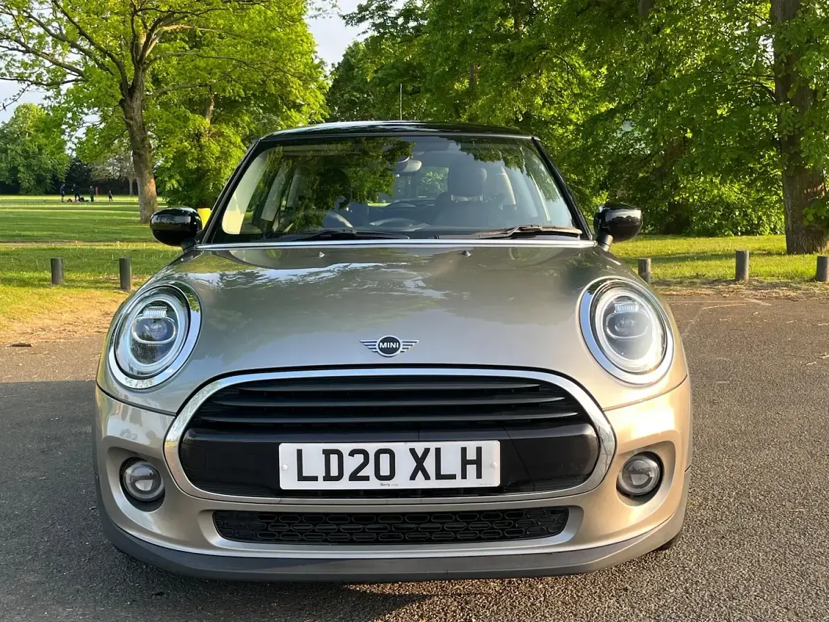 Used Mini Cooper Classic 134 HP (98 kW) 2020 Silver Hatchback