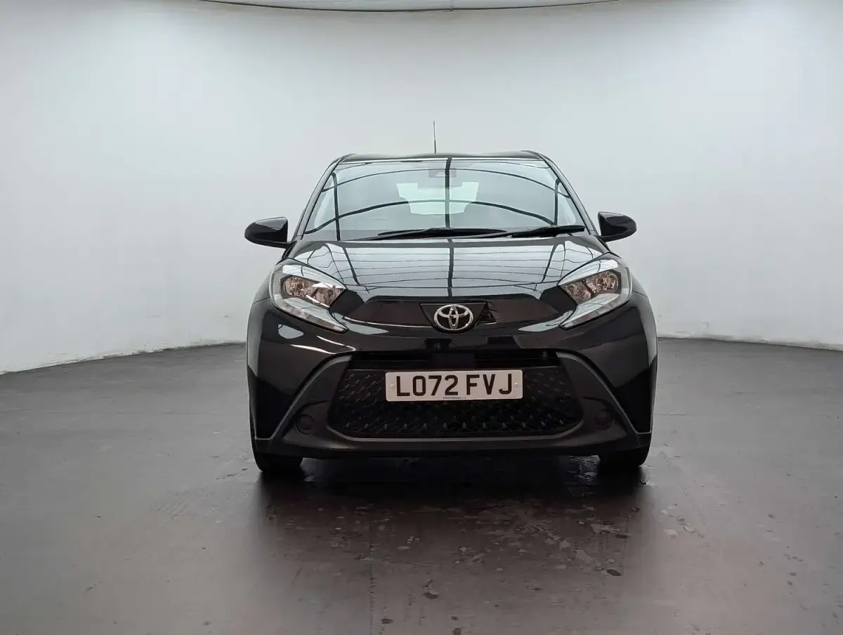 Used Toyota Aygo X PURE 72 HP (52 kW) 2022 Black SUV