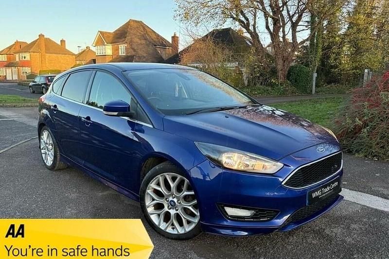 Used Ford Focus Zetec 120 HP (88 kW) 2015 Blue Hatchback