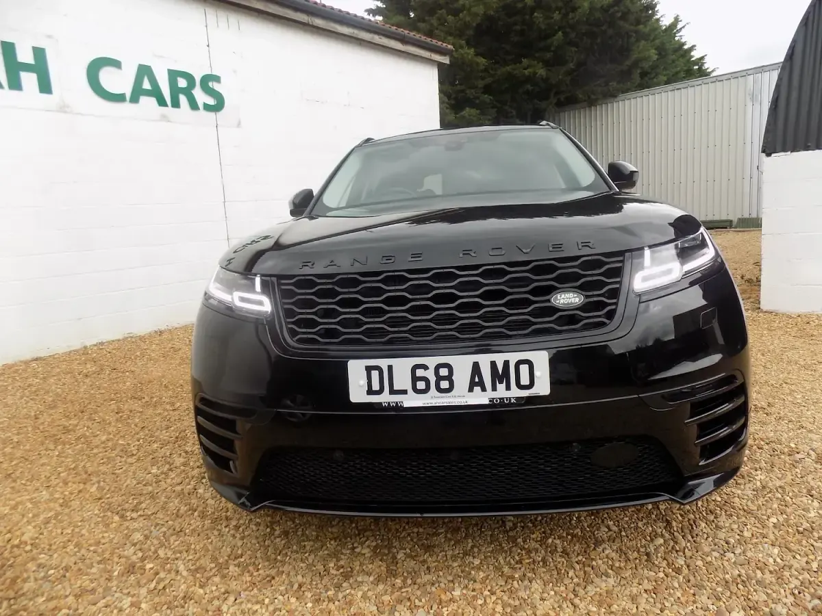 Used Land Rover Range Rover Velar SE Dynamic 180 HP (132 kW) 2019 Black SUV