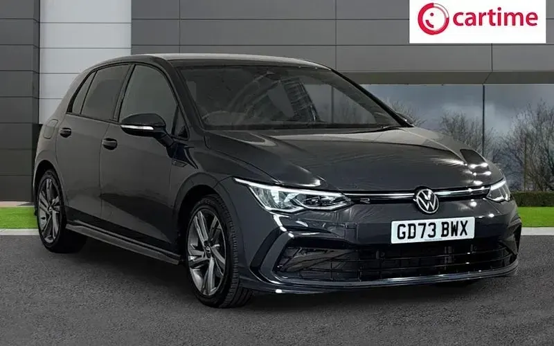 Used VW Golf VIII R-line 131 HP (96 kW) 2024 Hatchback