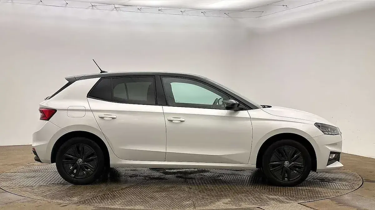Used Skoda 110 R Colour Edition 81 HP (59 kW) 2022 Candy white black magic pearl effect Hatchback