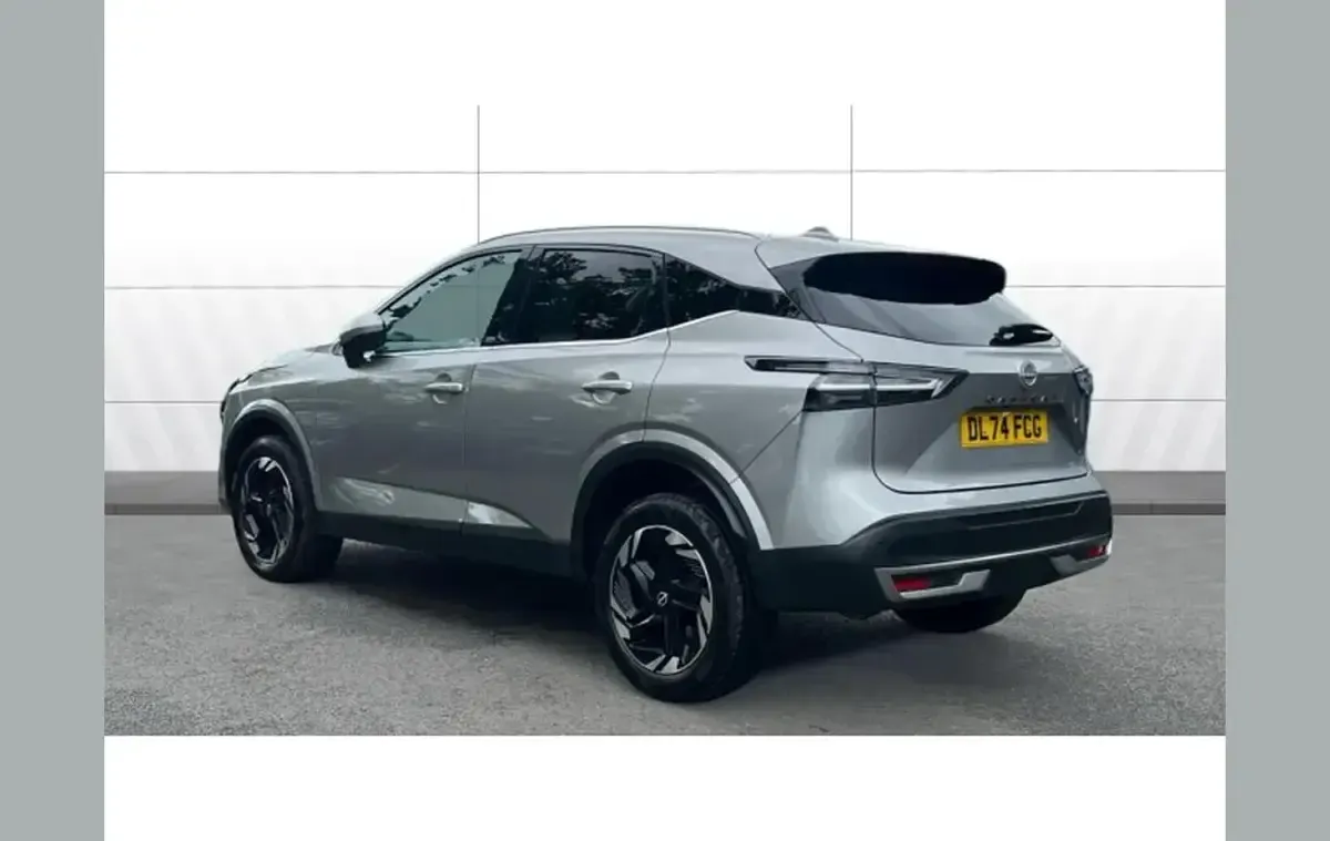 Used Nissan Qashqai N-Connecta 138 HP (101 kW) 2024 Silver SUV