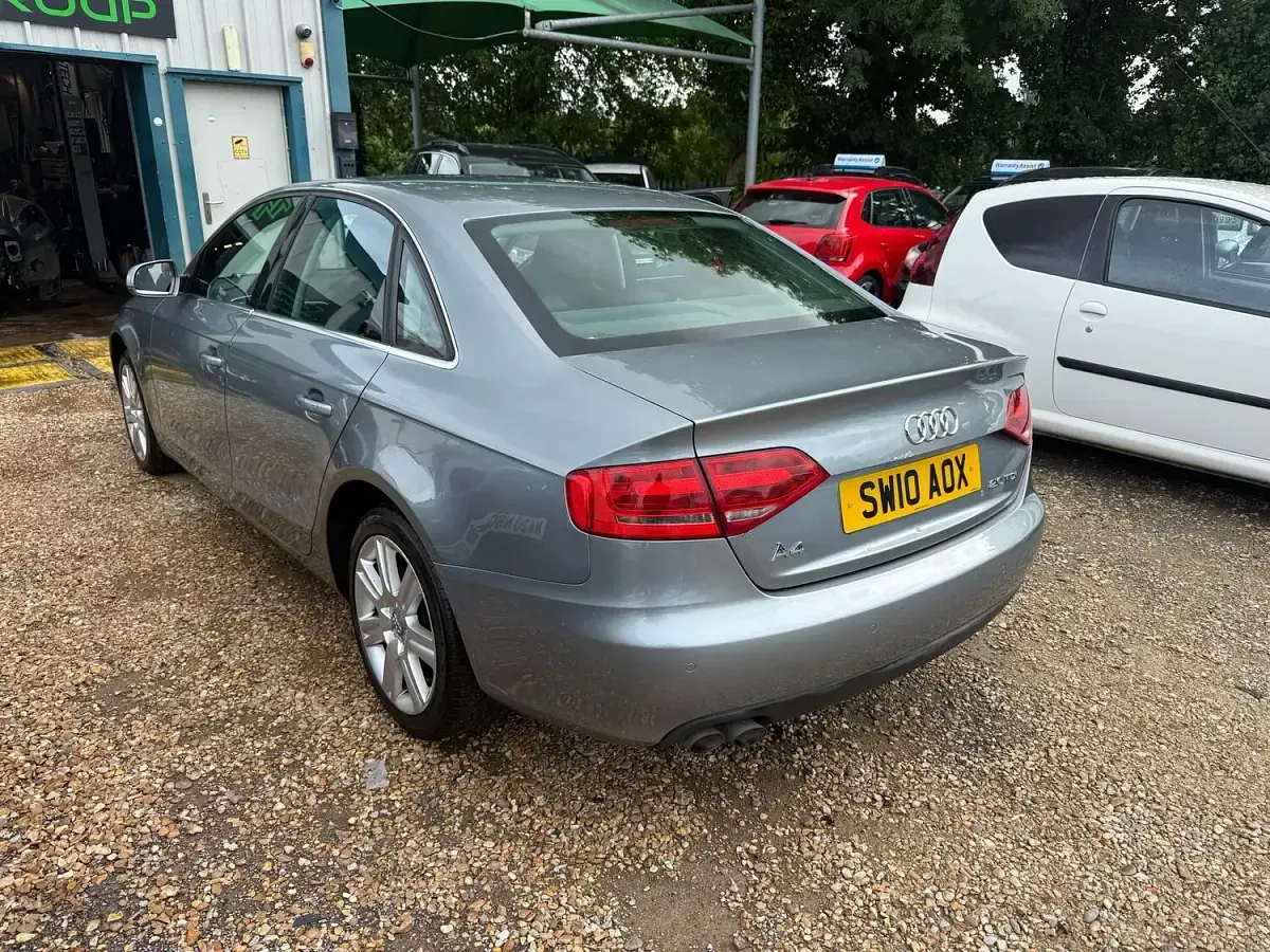 Used Audi A4 Advanced 143 HP (105 kW) 2010 Grey Sedan