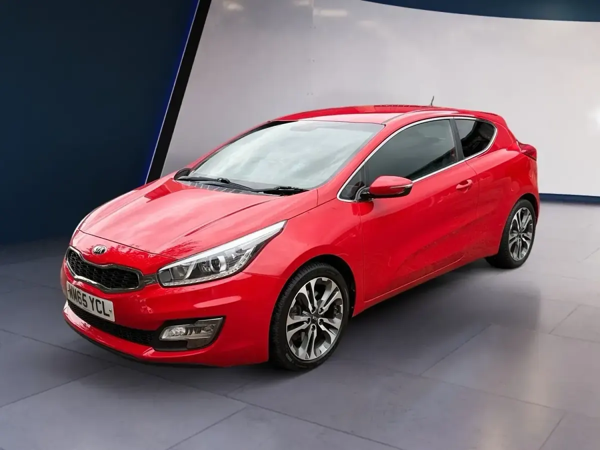 Used Kia ProCeed 2016 Red Hatchback
