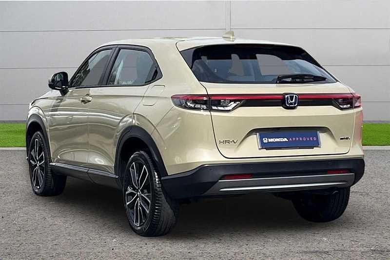 Used Honda HR-V Elegance 131 HP (96 kW) 2023 Sand khaki SUV