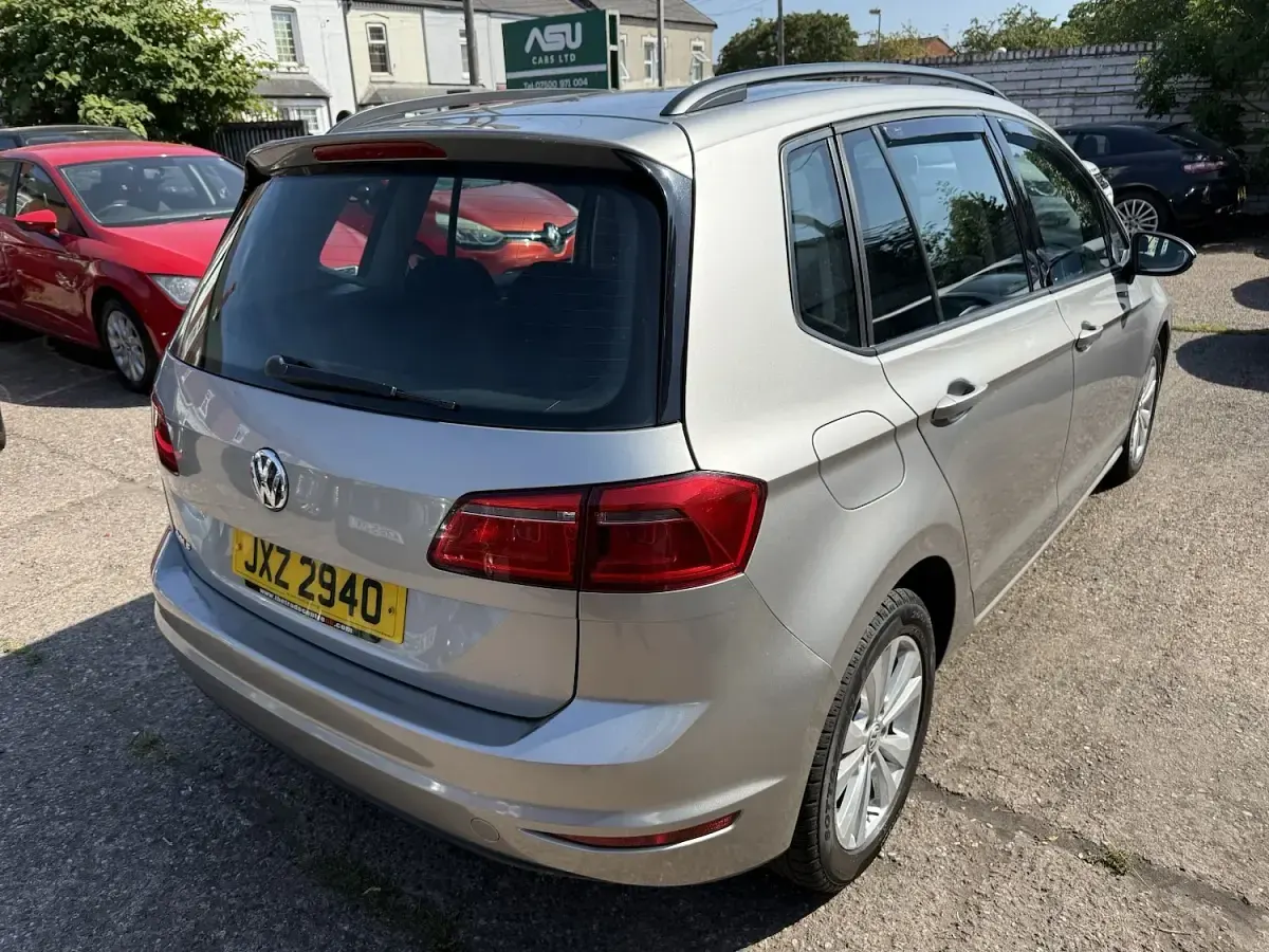 Used VW Golf Sportsvan SE 110 HP (80 kW) 2016 Silver MPV