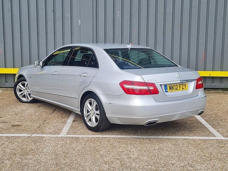 Begagnad Mercedes E220 Executive 170 HK (125 kW) 2012 Silver Sedan