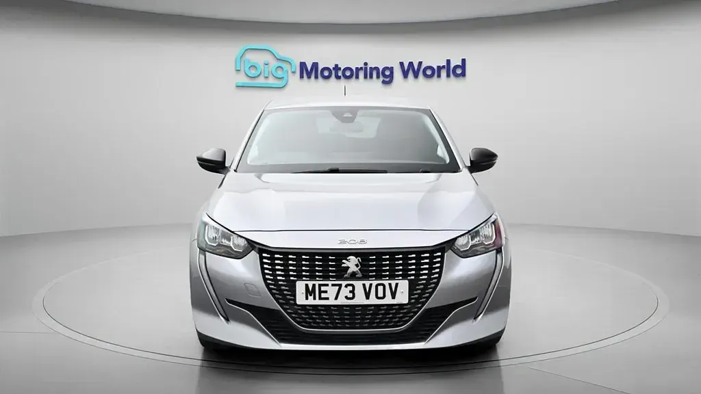 Gebraucht Peugeot 208 Allure+ 100 PS (73 kW) 2024 Grau Kleinwagen