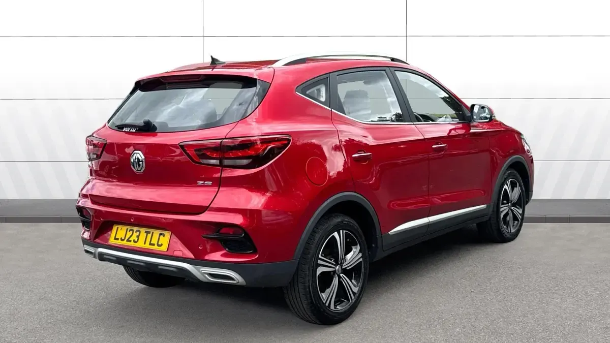 Used MG ZS Excite 106 HP (77 kW) 2023 Red SUV