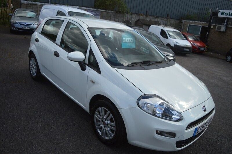 White Used 2018 Fiat Punto Pop Hatchback | £4,995 (Fair price) - Image 1/4