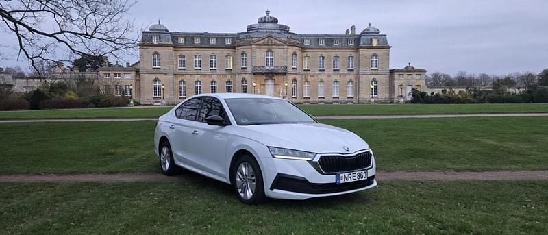 Used Skoda Octavia 2021 White Hatchback