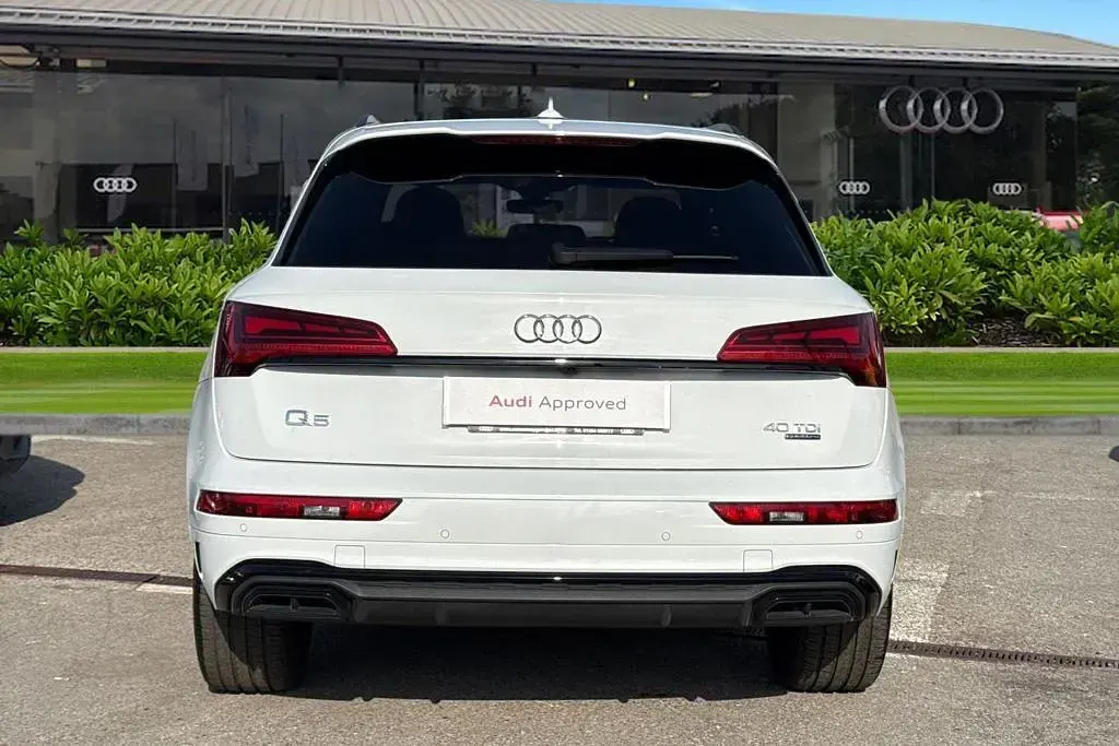 Used Audi Q5 Comfort 204 HP (150 kW) 2023 White SUV