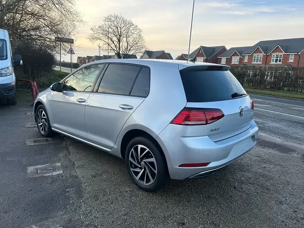Used VW Golf VII Edition 115 HP (84 kW) 2019 Silver Hatchback