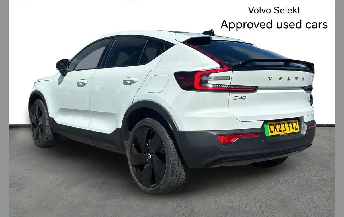 Used Volvo C40 Ultimate 169 kW (231 HP) 2023 White SUV