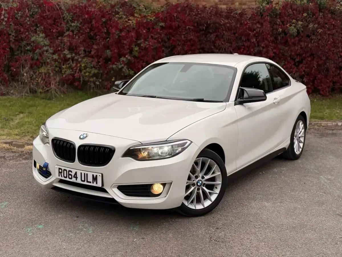 Begagnad BMW 218 Impressive 2014 Vit Sportkupé