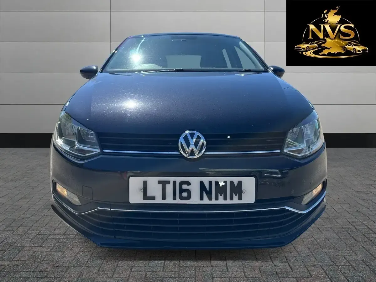 Used VW Polo Design 90 HP (66 kW) 2015 Black Hatchback